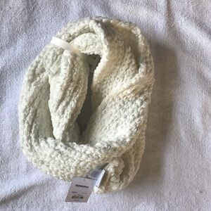 NWT Supercozy Infinity Scarf